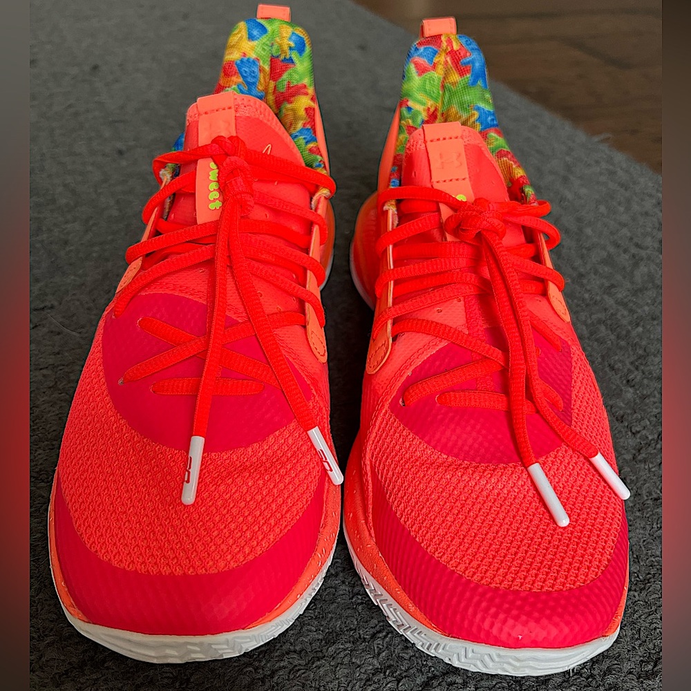 LIKE NEW GUC Under Armour Steph Curry 7 Sour Patch Kids Peach Plasma Shoes ‘19